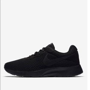 Black nike shoes